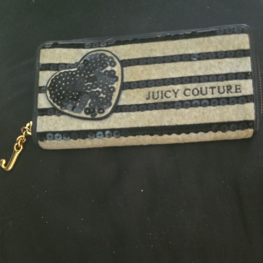 Juicy Couture Black and Gold Striped Key Holder